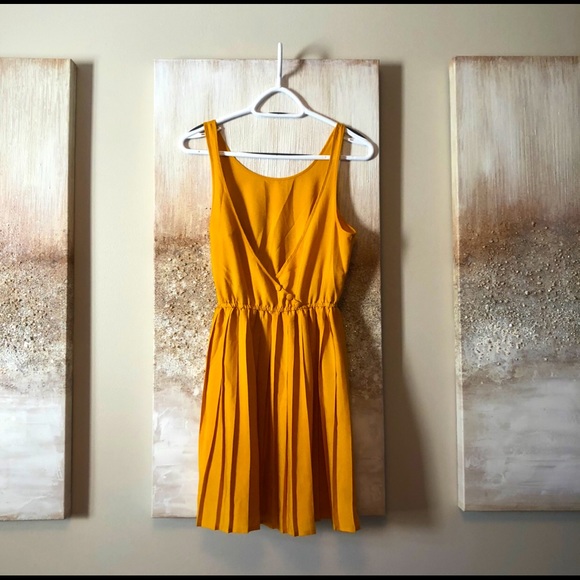 Little Yellow Dress - Picture 6 of 6